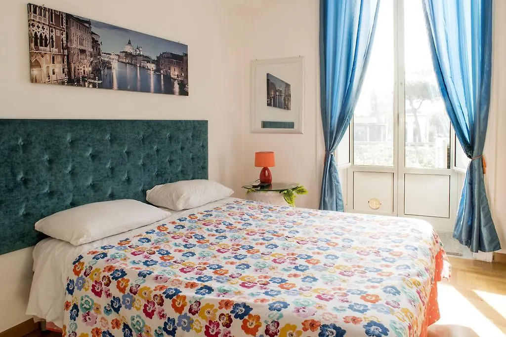 Rotonda Diaz Apartment Naples